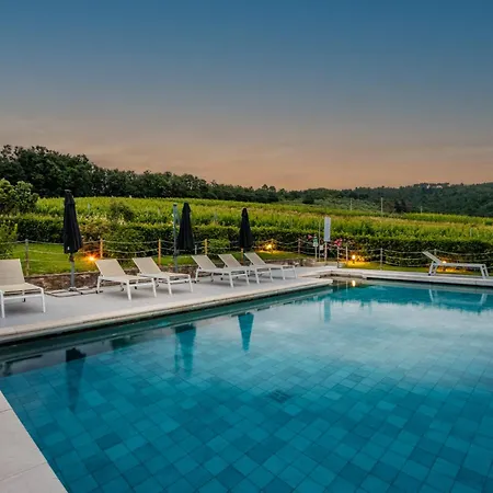 Donato With Shared Pool * Lucca