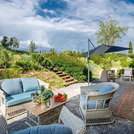 Donato With Shared Pool Apartament Lukka